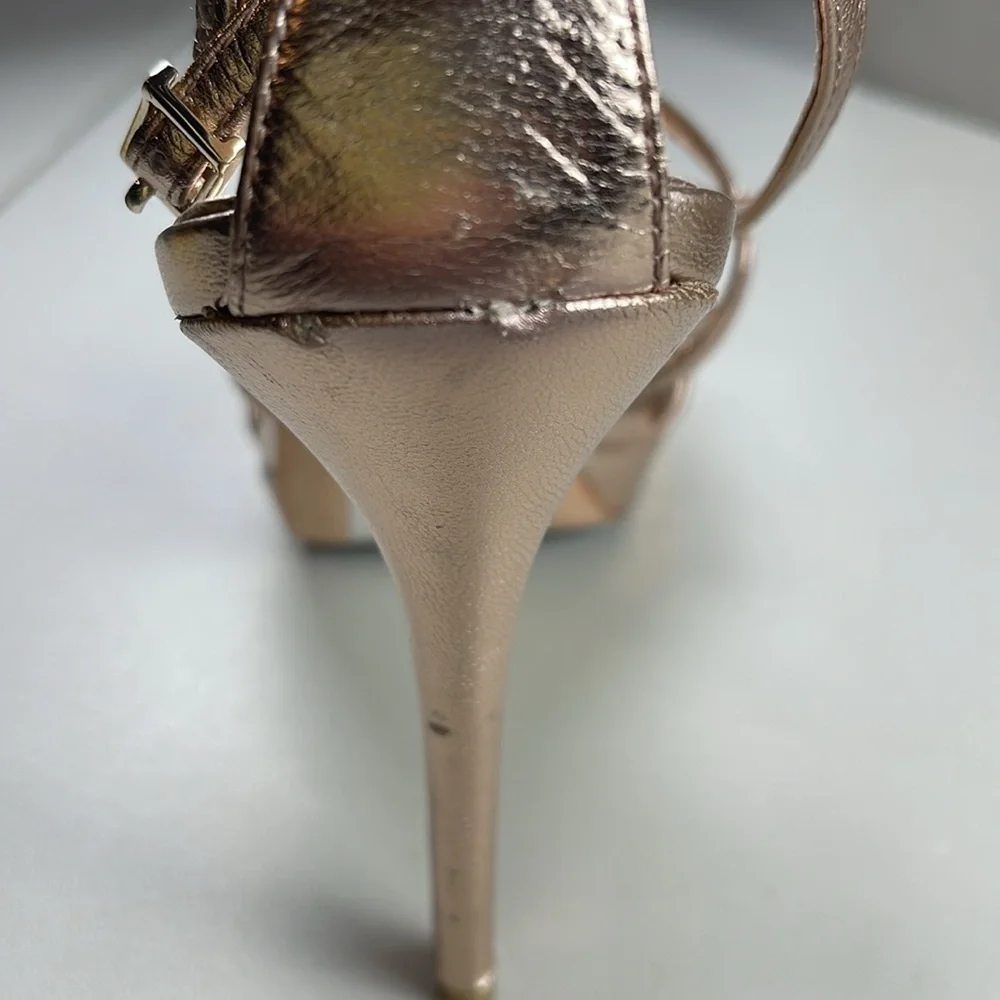Badgley Mischka Metallic Rose Gold Heels Size 8